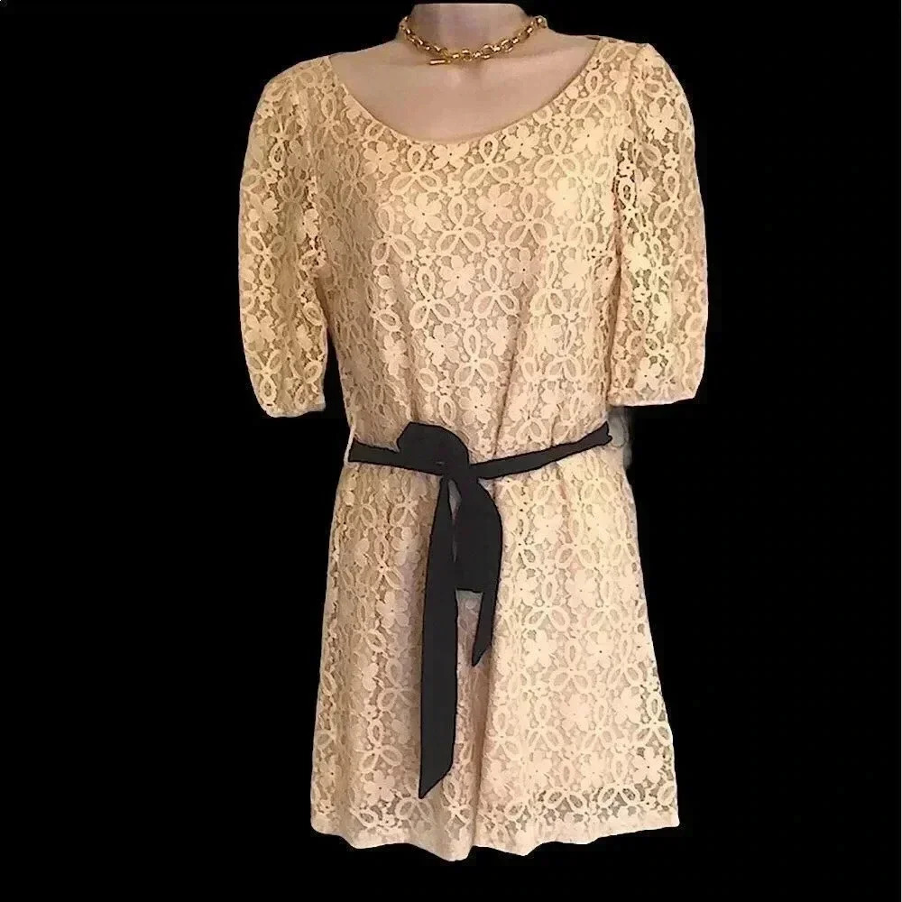 Just ginger ivory lace dress with black bow S
